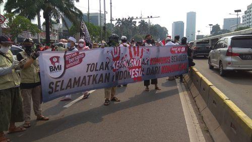 Indonesian Islamists: Activists in Search of an Issue